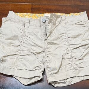 Beige Ruched Shorts 5/$25 💚
